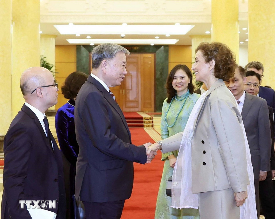 Chiều 27/6, tại Trụ sở Trung ương Đảng, Tổng Bí thư Tô Lâm tiếp bà Audrey Azoulay, Tổng Giám đốc Tổ chức Giáo dục, Khoa học và Văn hóa của Liên hợp quốc (UNESCO). (Ảnh: Thống Nhất/TTXVN)