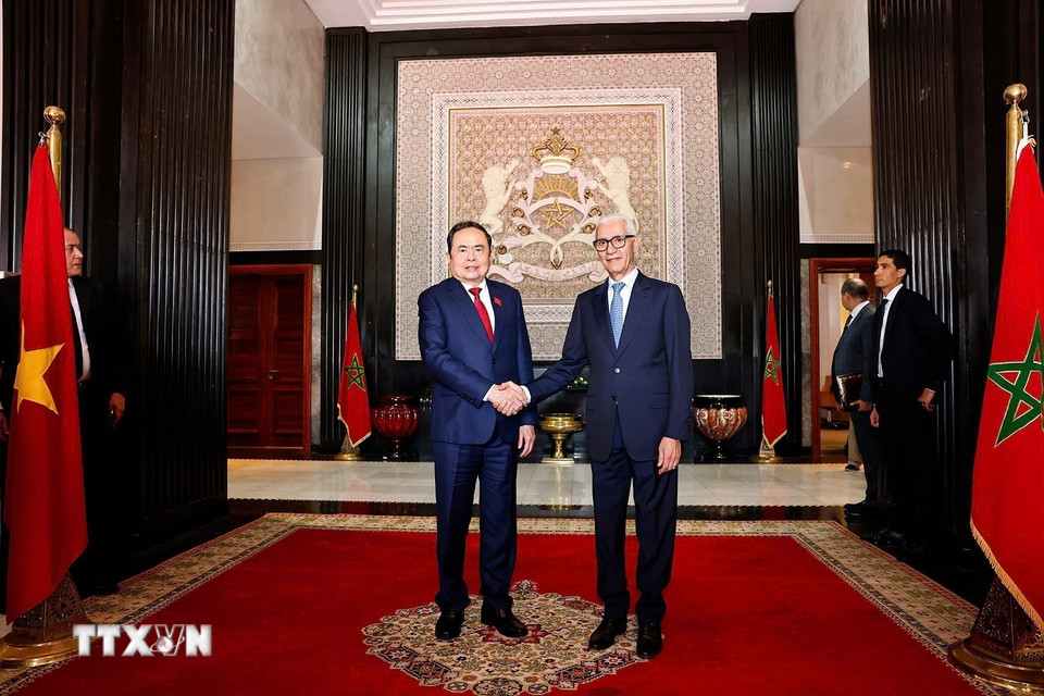 Chủ tịch Hạ viện Maroc Rachid Talbi Alami đón Chủ tịch Quốc hội Trần Thanh Mẫn. (Ảnh: Doãn Tấn/TTXVN)
