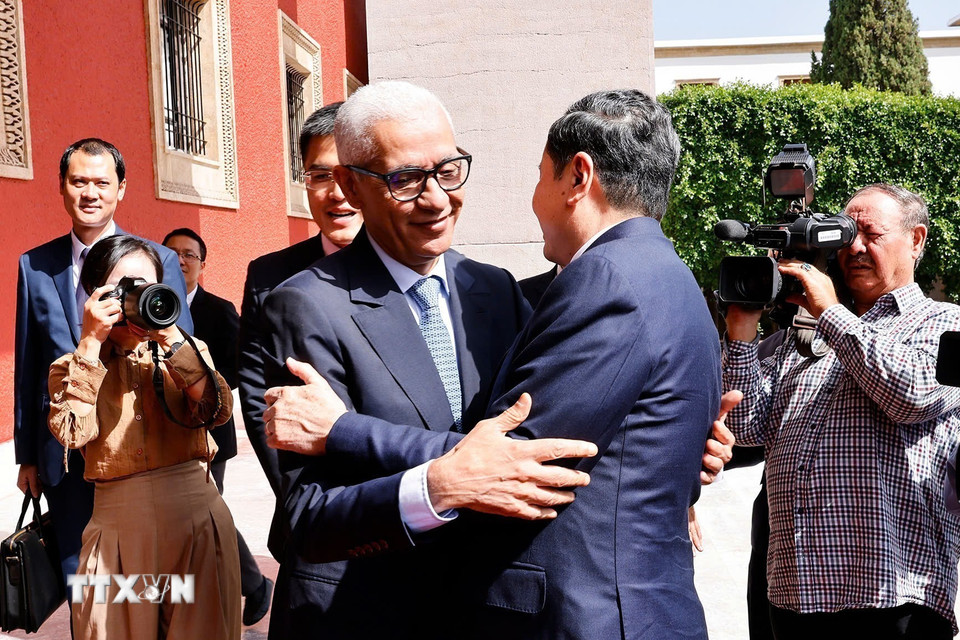 Chủ tịch Hạ viện Maroc Rachid Talbi Alami đón Chủ tịch Quốc hội Trần Thanh Mẫn. (Ảnh: Doãn Tấn/TTXVN)