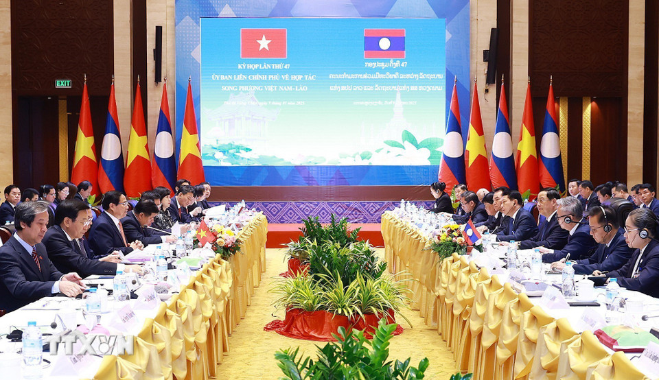 Thủ tướng Phạm Minh Chính và Thủ tướng Lào Sonexay Siphandone đồng chủ trì Kỳ họp lần thứ 47 Ủy ban liên Chính phủ về hợp tác song phương Việt Nam-Lào. (Ảnh: Dương Giang/TTXVN)