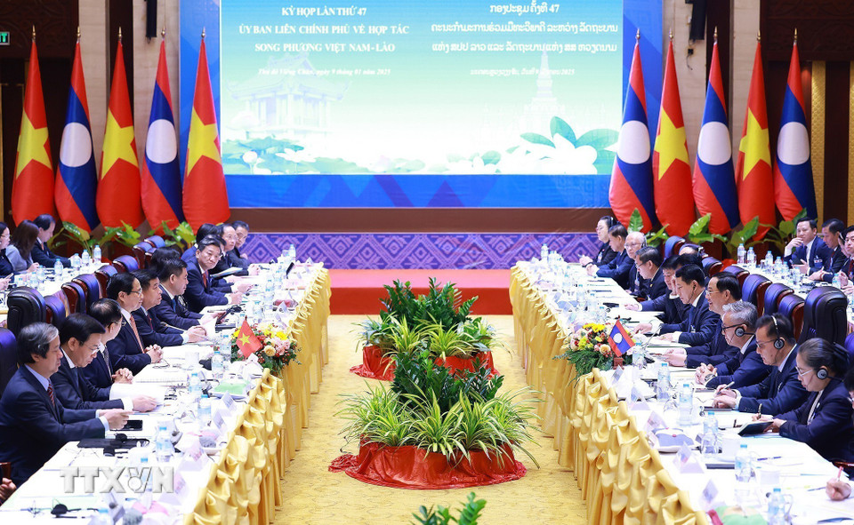 Thủ tướng Phạm Minh Chính và Thủ tướng Lào Sonexay Siphandone đồng chủ trì Kỳ họp lần thứ 47 Ủy ban liên Chính phủ về hợp tác song phương Việt Nam-Lào. (Ảnh: Dương Giang/TTXVN)