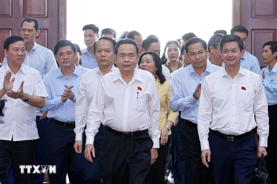 Chủ tịch Quốc hội Trần Thanh Mẫn tiếp xúc cử tri sau Kỳ họp thứ 10 tại thành phố Cần Thơ. (Ảnh: Doãn Tấn/TTXVN)