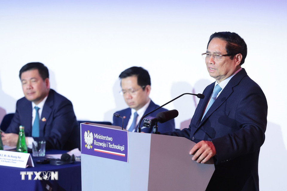 Thủ tướng Phạm Minh Chính phát biểu tại Diễn đàn doanh nghiệp Ba Lan-Việt Nam. (Ảnh: Dương Giang/TTXVN)