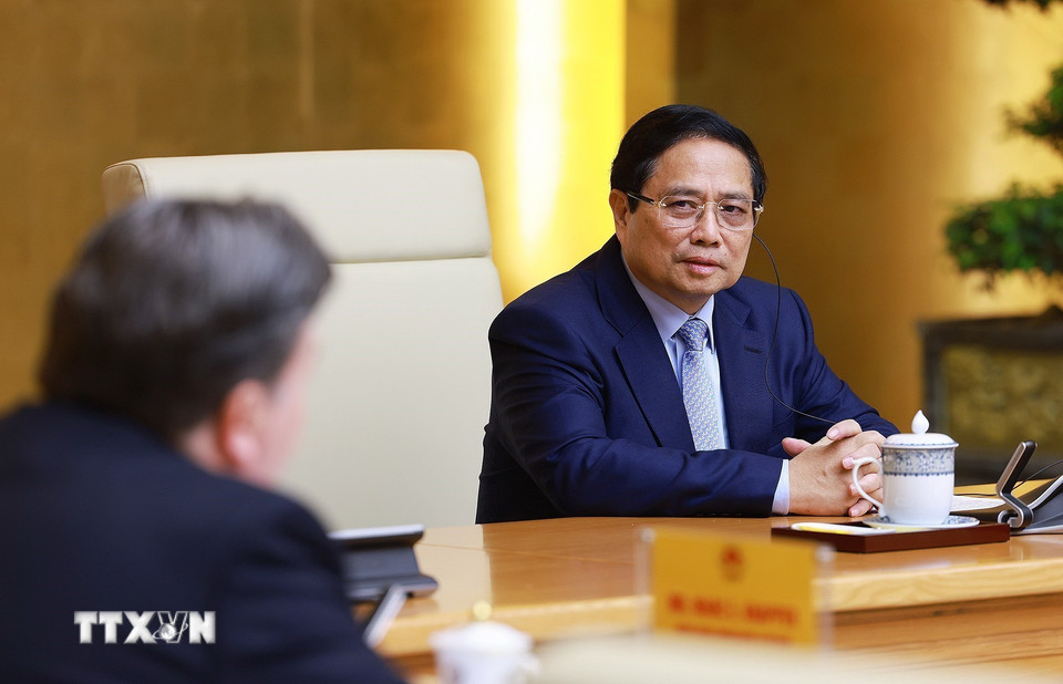 Thủ tướng Phạm Minh Chính tiếp Đại sứ Hoa Kỳ tại Việt Nam Marc Knapper. (Ảnh: Dương Giang/TTXVN)