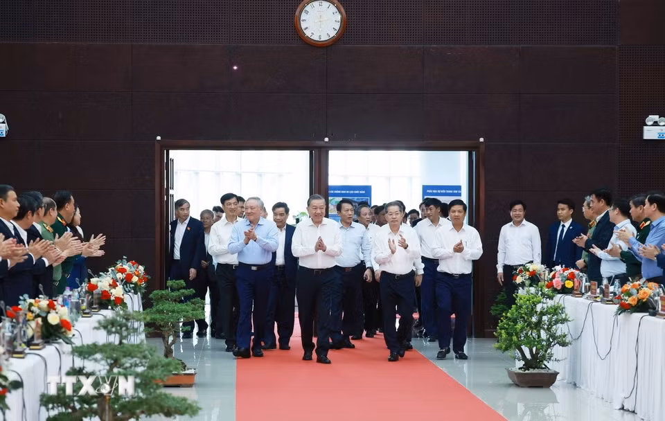 Tổng Bí thư Tô Lâm làm việc với Ban Thường vụ Thành ủy Đà Nẵng và Ban Thường vụ Tỉnh ủy Quảng Nam. (Ảnh: Thống Nhất/TTXVN)