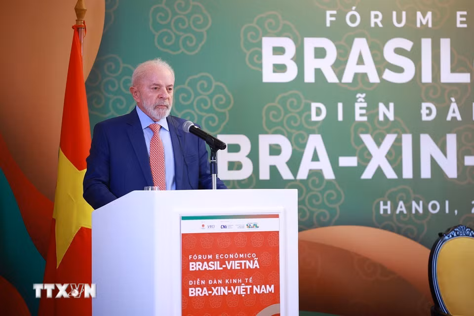 Tổng thống Brazil Luiz Inácio Lula da Silva phát biểu tại Diễn đàn kinh tế Việt Nam-Brazil. (Ảnh: Dương Giang/TTXVN)