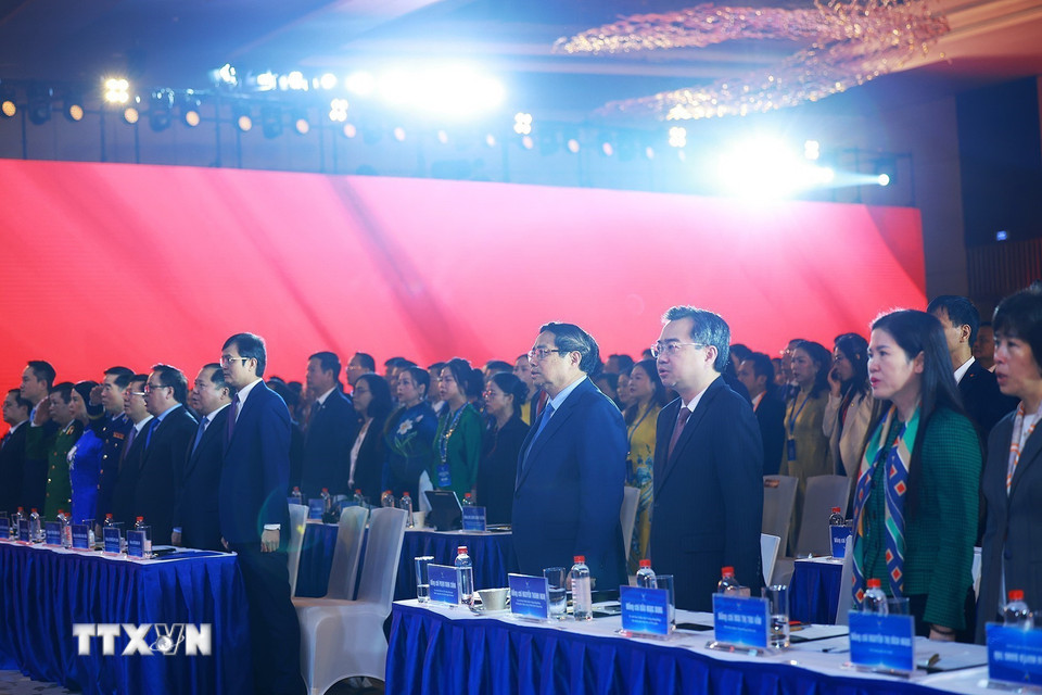 Thủ tướng Phạm Minh Chính các đại biểu tham dự Đại hội đại biểu toàn quốc Hội Doanh nhân trẻ Việt Nam lần thứ VIII. (Ảnh: Dương Giang/TTXVN)