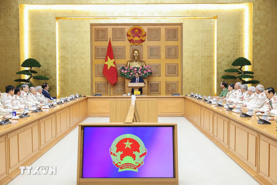 Thủ tướng Phạm Minh Chính phát biểu tại buổi gặp mặt Ban Liên lạc Công an chi viện chiến trường miền Nam. (Ảnh: Dương Giang/TTXVN)