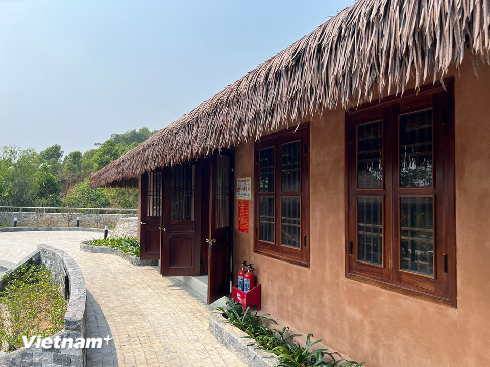 Nhà trưng bày tại Di tích lịch sử quốc gia Địa điểm Trường dạy làm báo Huỳnh Thúc Kháng. (Ảnh: Trần Hương Sơn/Vietnam+)