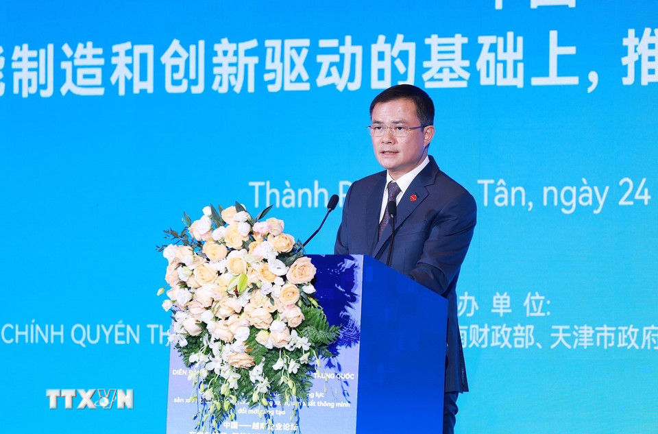 Chủ tịch kiêm Tổng giám đốc Tập đoàn Công nghiệp-Viễn thông Quân đội (Viettel) Tào Đức Thắng phát biểu. (Ảnh: Dương Giang/TTXVN)