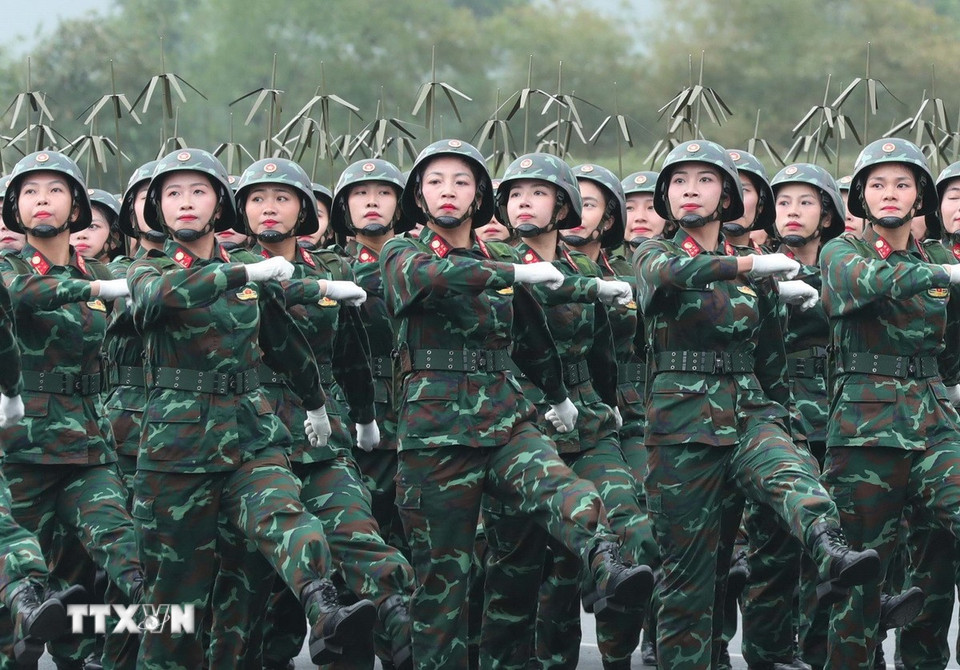 Khối nữ Bộ đội thông tin tham gia hợp luyện. (Ảnh: Trọng Đức/TTXVN)