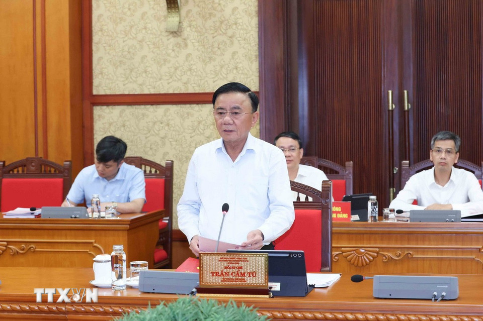 Ông Trần Cẩm Tú, Ủy viên Bộ Chính trị, Thường trực Ban Bí thư chủ trì buổi làm việc. (Ảnh: Phương Hoa/TTXVN)