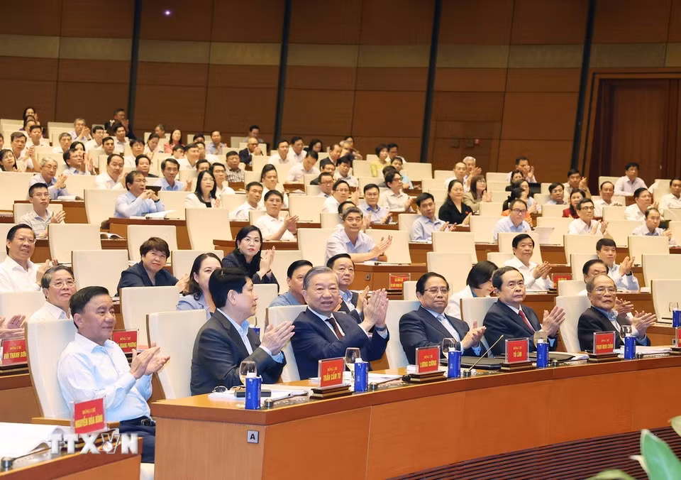 Lãnh đạo, nguyên lãnh đạo Đảng, Nhà nước dự hội nghị. (Ảnh: Thống Nhất/TTXVN)