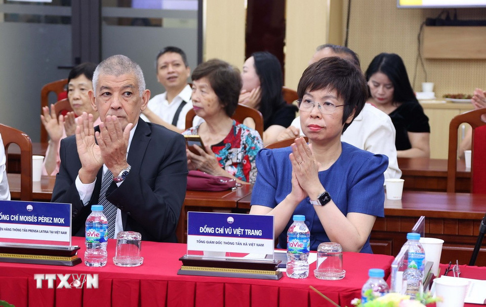 Tổng Giám đốc TTXVN Vũ Việt Trang tham dự buổi gặp mặt. (Ảnh: Văn Điệp/TTXVN)