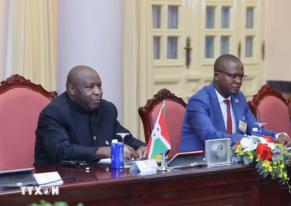 Tổng thống Burundi Évariste Ndayishimiye phát biểu tại hội đàm. (Ảnh: Lâm Khánh/TTXVN)