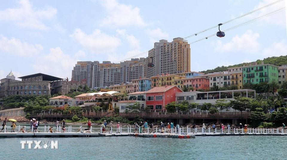 Một góc khu đô thị hiện đại tại Nam đảo Phú Quốc. (Ảnh: Lê Huy Hải/TTXVN)