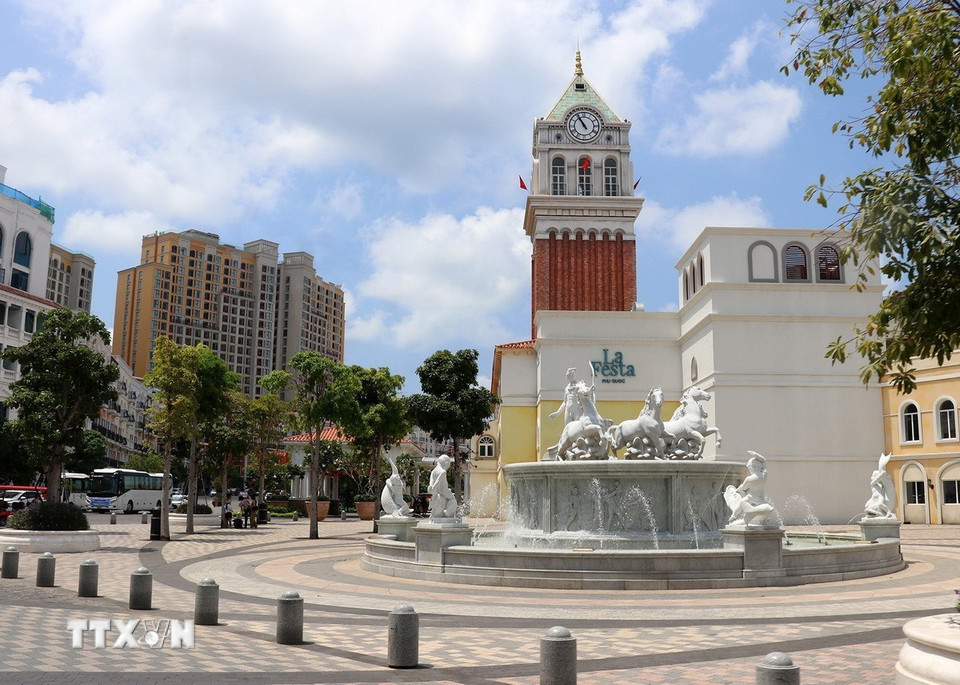 Khu nghỉ dưỡng sang trọng La Festa Phú Quốc mang phong cách Địa Trung Hải, tọa lạc tại Nam đảo Phú Quốc (Kiên Giang). (Ảnh: Lê Huy Hải/TTXVN)
