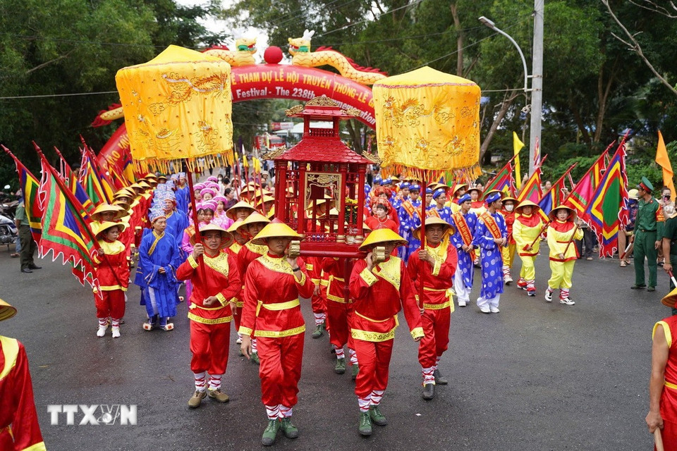 Lễ hội truyền thống lễ giỗ bà Phi Yến. (Ảnh: Huỳnh Sơn/TTXVN)