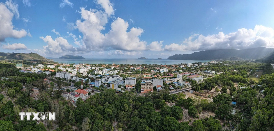 Toàn cảnh khu vực đảo lớn Côn Sơn. (Ảnh: Huỳnh Sơn/TTXVN)