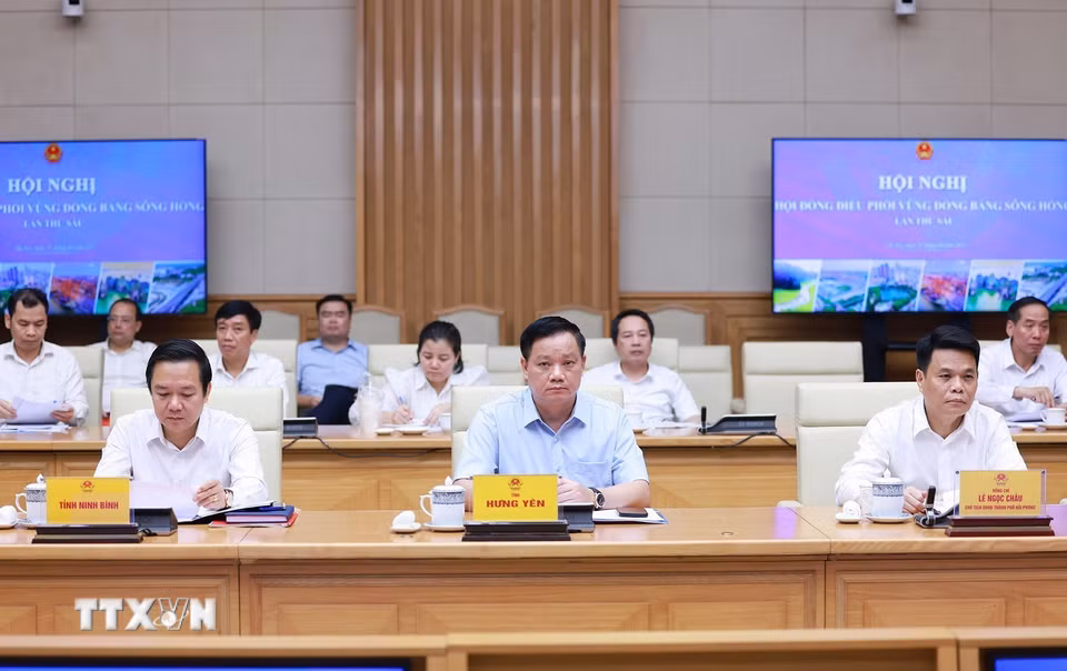 Lãnh đạo các tỉnh, thành phố vùng Đồng bằng sông Hồng tham dự Hội nghị Hội đồng điều phối vùng Đồng bằng sông Hồng lần thứ sáu. (Ảnh: Dương Giang/TTXVN)