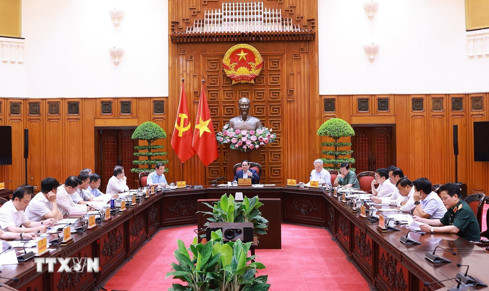 Thủ tướng Phạm Minh Chính chủ trì cuộc họp Thường trực Chính phủ về trung tâm tài chính quốc tế tại Thành phố Hồ Chí Minh và Đà Nẵng. (Ảnh: Dương Giang/TTXVN)