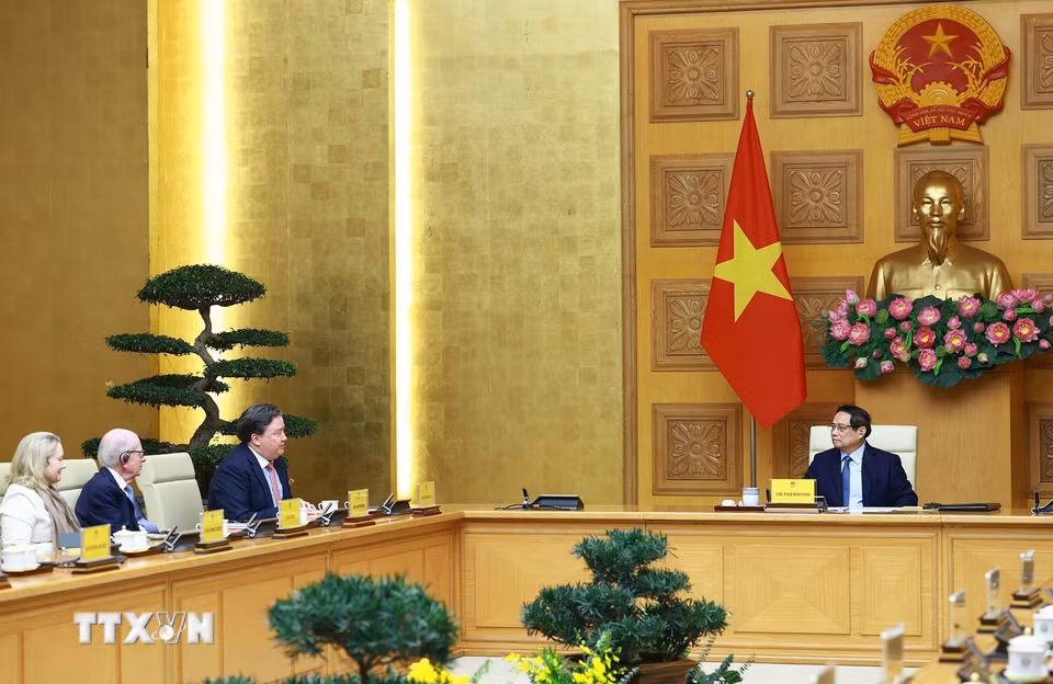 Thủ tướng Phạm Minh Chính tiếp lãnh đạo các Trường Đại học của Hoa Kỳ sang Việt Nam tham dự Chương trình Hợp tác Học thuật Quốc tế (IAPP). (Ảnh: Dương Giang/TTXVN)