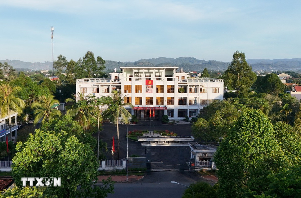 Huyện ủy Đạ Huoai đặt tại thị trấn Đạ Tẻh. (Ảnh: Hồng Đạt/TTXVN)