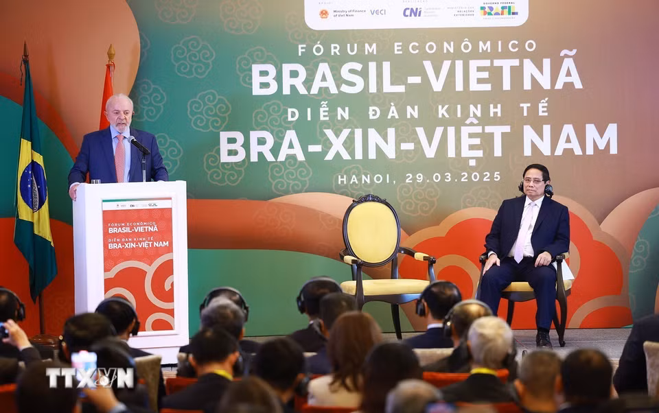 Tổng thống Brazil Luiz Inácio Lula da Silva phát biểu tại Diễn đàn kinh tế Việt Nam-Brazil. (Ảnh: Dương Giang/TTXVN)