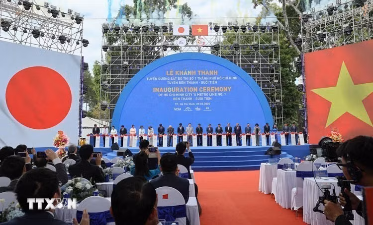 Lễ khánh thành tuyến đường sắt đô thị số 1 Bến Thành - Suối Tiên (tuyến Metro số 1), sau 2 tháng vận hành chính thức. Metro số 1 là tuyến tàu điện ngầm đầu tiên của Việt Nam, là dự án vốn vay ODA lớn nhất của Nhật Bản dành cho Việt Nam và là dự án mang tính biểu tượng của hợp tác Nhật-Việt (Thành phố Hồ Chí Minh, 9/3/2025). (Ảnh: Thanh Vũ/TTXVN)