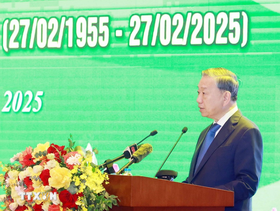 Tổng Bí thư Tô Lâm phát biểu chỉ đạo và chúc mừng đội ngũ thầy thuốc Bệnh viện Trung ương Quân đội 108 nhân kỷ niệm 70 năm ngày Thầy thuốc Việt Nam. (Ảnh: Thống Nhất/TTXVN)