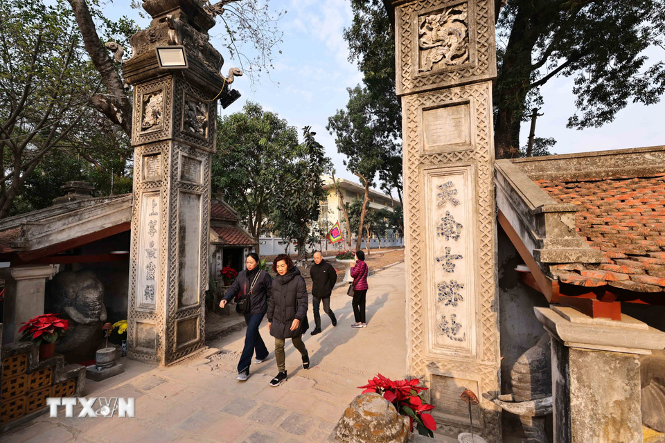 Đền Voi Phục hiện nay nằm tại phường Ngọc Khánh, quận Ba Đình. Gọi là đền Voi Phục vì phía trước đền có đắp hai con voi quỳ gối. (Ảnh: Minh Đức/TTXVN)