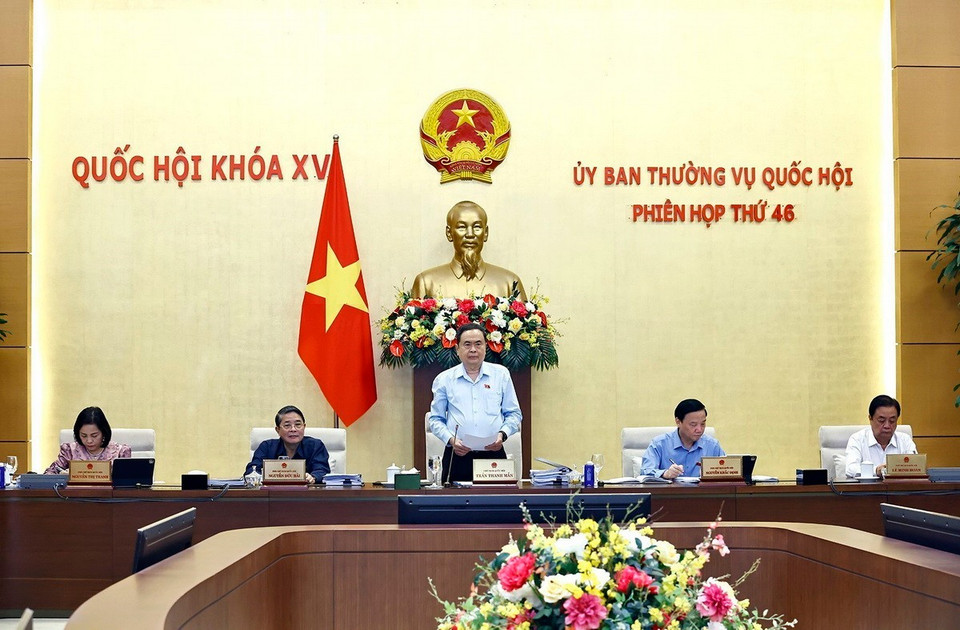 Ủy ban Thường vụ Quốc hội sẽ cho ý kiến lần đầu về các nội dung trình Quốc hội tại đợt 2, gồm: Luật sửa đổi, bổ sung một số điều của các luật trong lĩnh vực quốc phòng; Nghị quyết của Quốc hội về việc sửa đổi hoặc bãi bỏ cơ chế quản lý tài chính, thu nhập đặc thù của các cơ quan, đơn vị hành chính nhà nước; Đề án sắp xếp đơn vị hành chính cấp tỉnh năm 2025. (Ảnh: Doãn Tấn/TTXVN)