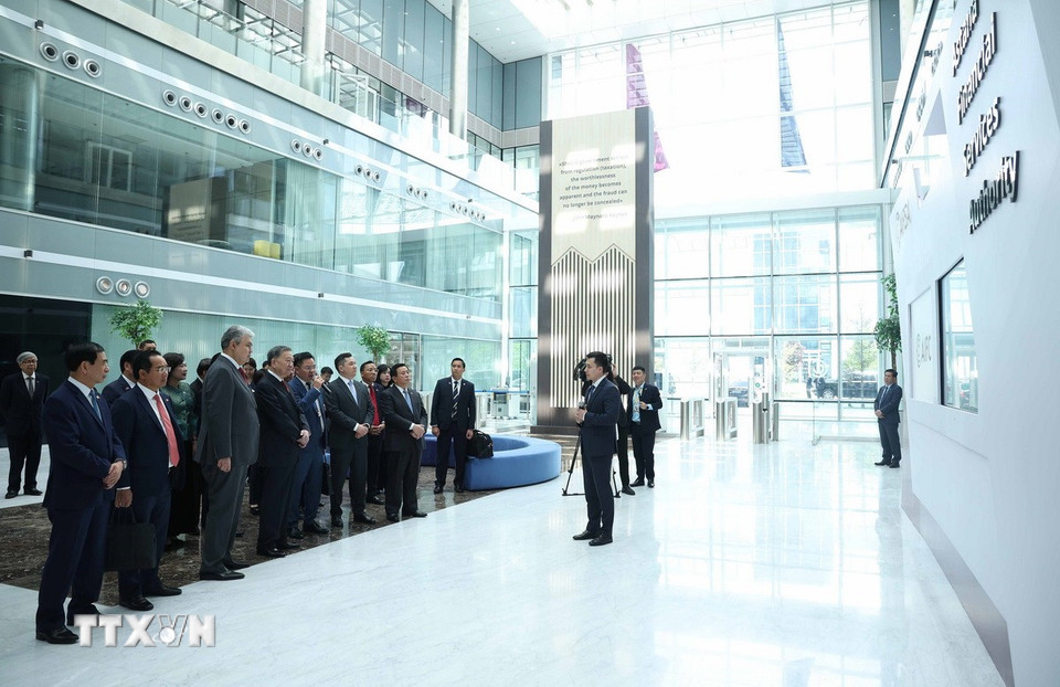 Tổng Bí thư Tô Lâm thăm Trung tâm Tài chính Astana AIFC. (Ảnh: Thống Nhất/TTXVN)