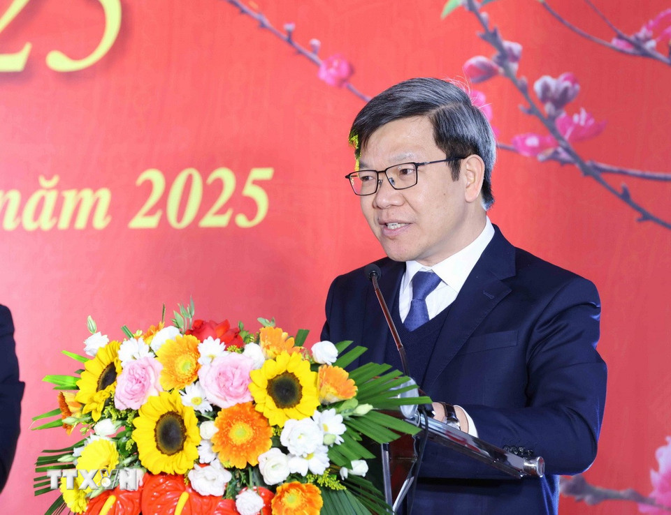 Vụ trưởng Vụ Báo chí-Xuất bản, Ban Tuyên giáo và Dân vận Trung ương Tống Văn Thanh trình bày báo cáo tại hội nghị. (Ảnh: Phương Hoa/TTXVN)