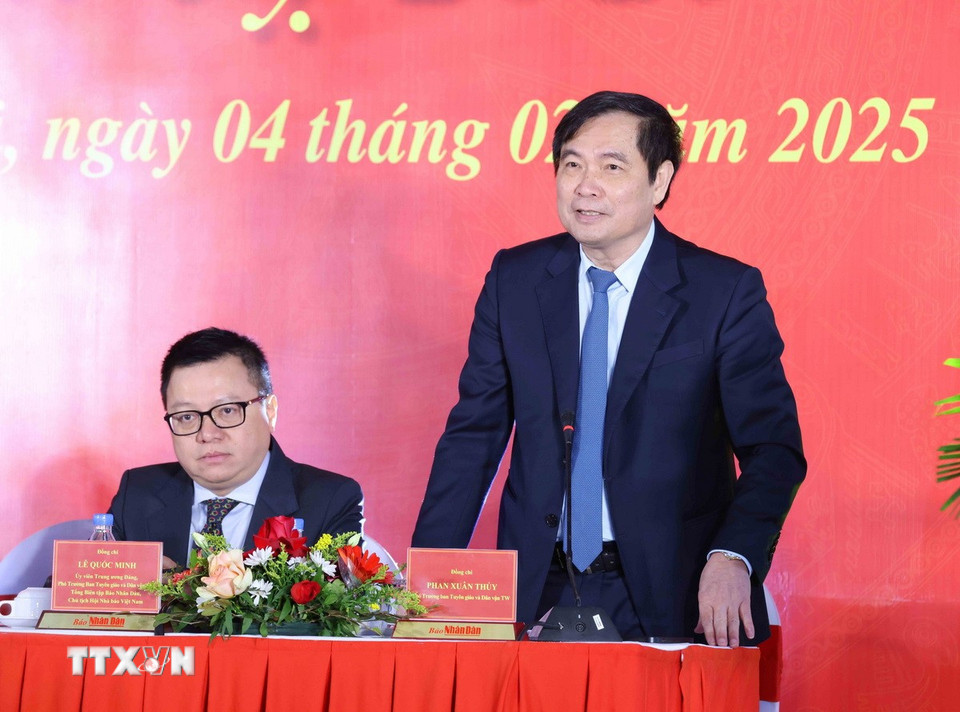 Phó Trưởng Ban Tuyên giáo và Dân vận Trung ương Phan Xuân Thủy phát biểu tại hội nghị. (Ảnh: Phương Hoa/TTXVN)