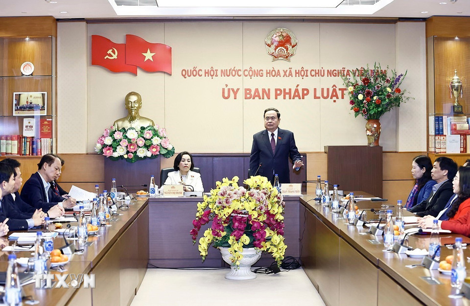 Chủ tịch Quốc hội Trần Thanh Mẫn làm việc với Ủy ban Pháp luật của Quốc hội. (Ảnh: Doãn Tấn/TTXVN)