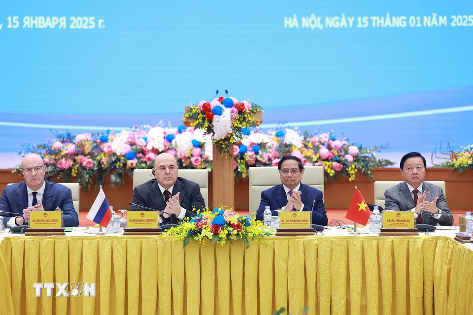 Thủ tướng Phạm Minh Chính và Thủ tướng Nga Mikhail Vladimirovich Mishustin đối thoại với doanh nghiệp cấp cao Việt Nam-Liên bang Nga. (Ảnh: Dương Giang/TTXVN)