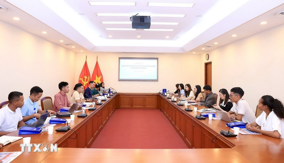 Quang cảnh buổi làm việc. (Ảnh: Tuấn Anh/TTXVN)