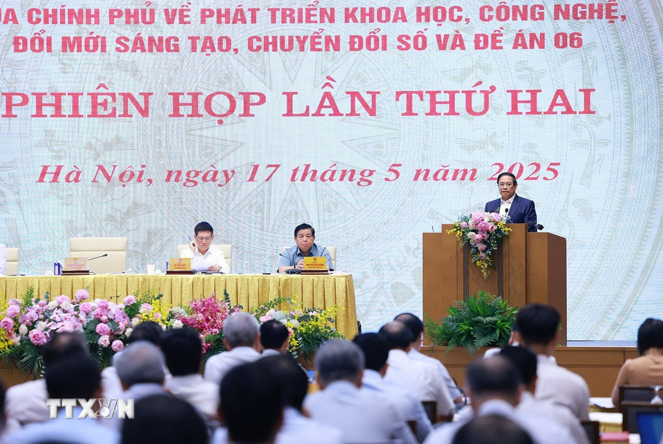 Thủ tướng Phạm Minh Chính phát biểu khai mạc Phiên họp thứ hai của Ban Chỉ đạo về phát triển khoa học, công nghệ, đổi mới sáng tạo, chuyển đổi số và Đề án 06. (Ảnh: Dương Giang/TTXVN)