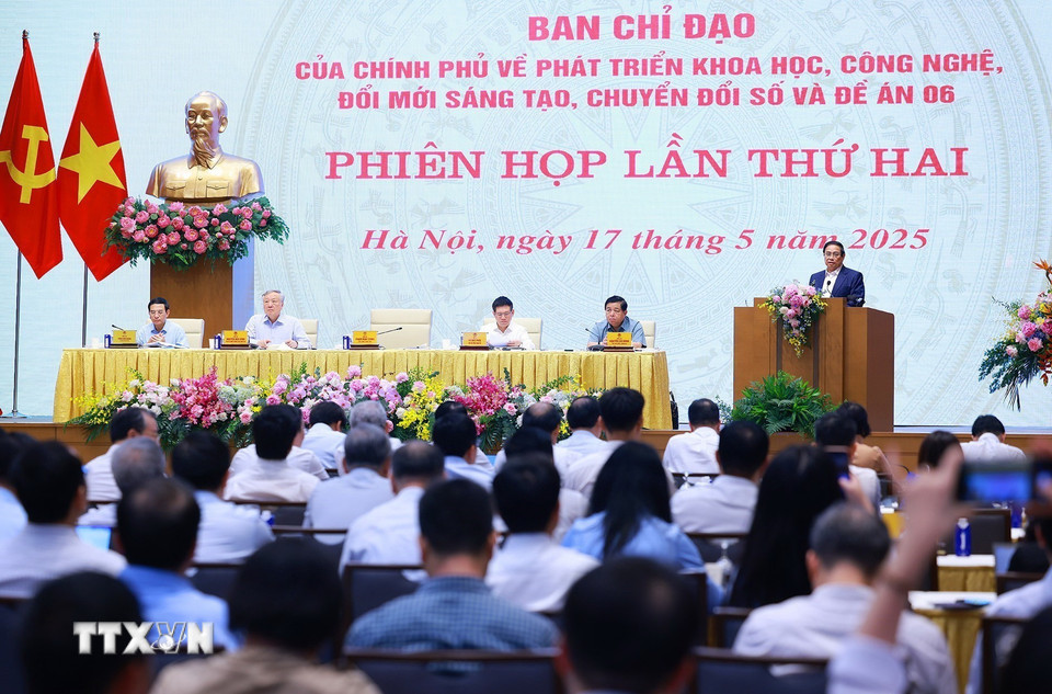 Thủ tướng Phạm Minh Chính phát biểu khai mạc Phiên họp thứ hai của Ban Chỉ đạo về phát triển khoa học, công nghệ, đổi mới sáng tạo, chuyển đổi số và Đề án 06. (Ảnh: Dương Giang/TTXVN)