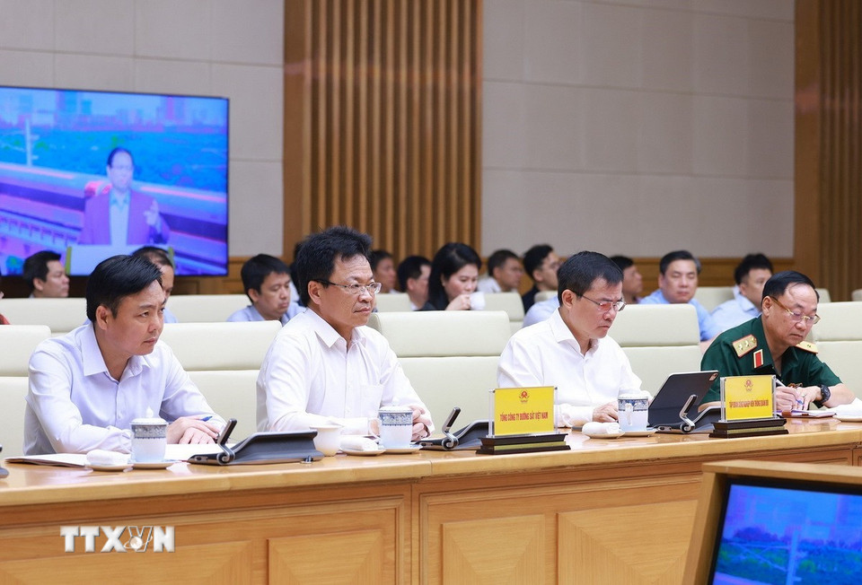 Các đại biểu tham dự Phiên họp thứ hai Ban Chỉ đạo các công trình trọng điểm, dự án quan trọng quốc gia lĩnh vực đường sắt. (Ảnh: Dương Giang/TTXVN)