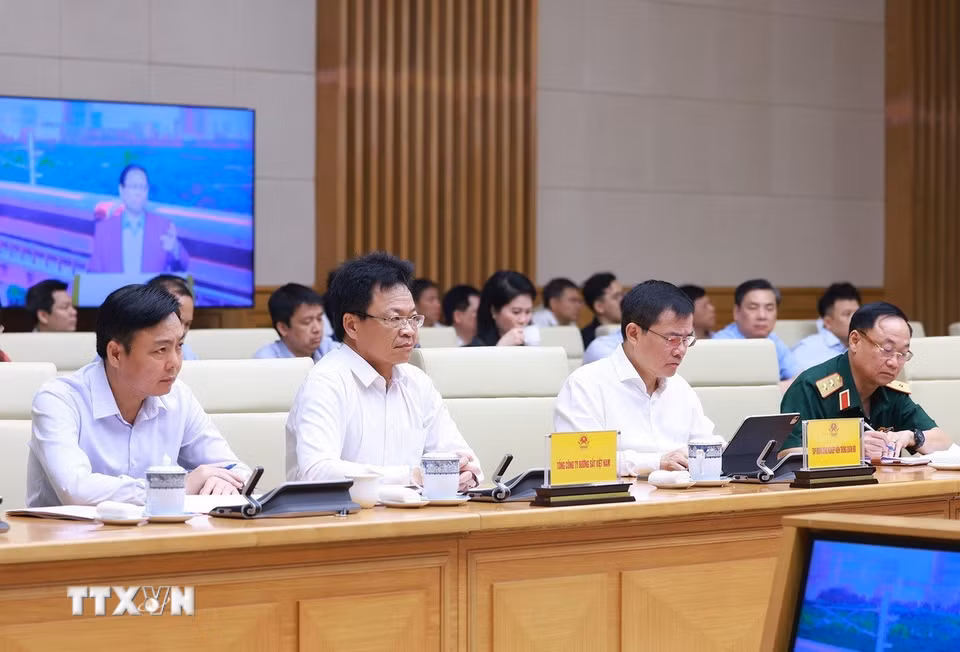 Các đại biểu tham dự Phiên họp thứ hai Ban Chỉ đạo các công trình trọng điểm, dự án quan trọng quốc gia lĩnh vực đường sắt. (Ảnh: Dương Giang/TTXVN)
