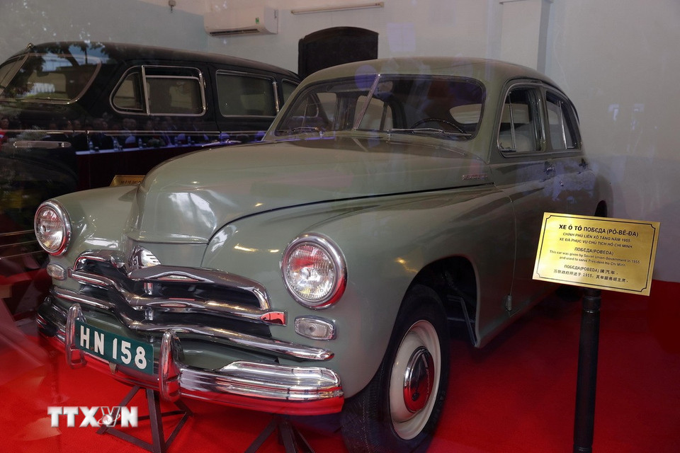 Ôtô Pobeda, biển đăng ký HN 158. Kích thước xe: dài 4m45; rộng 1m44; cao 1m64; trọng lượng: 1900kg; màu sắc: ghi. (Ảnh: Văn Điệp/TTXVN)