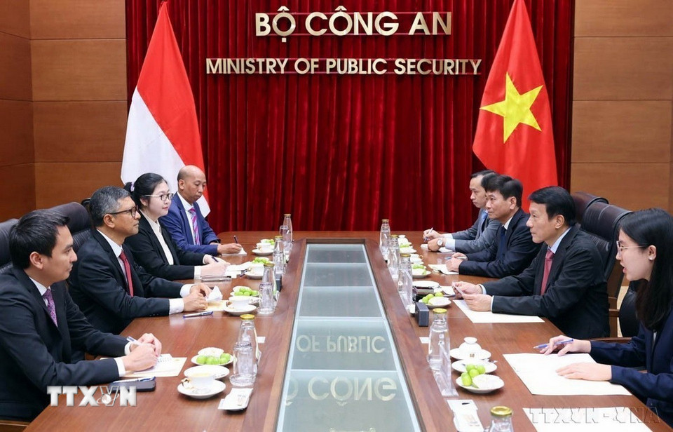 Thượng tướng Lương Tam Quang, Bộ trưởng Bộ Công an tiếp Đại sứ Cộng hòa Indonesia tại Việt Nam Denny Abdi (Hà Nội, 23/8/2024). (Ảnh: Phạm Kiên/TTXVN)