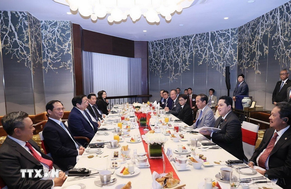 Thủ tướng Phạm Minh Chính và Tổng thống Indonesia Joko Widodo cùng ăn sáng và làm việc (Hà Nội, 13/1/2024). (Ảnh: Dương Giang/TTXVN)