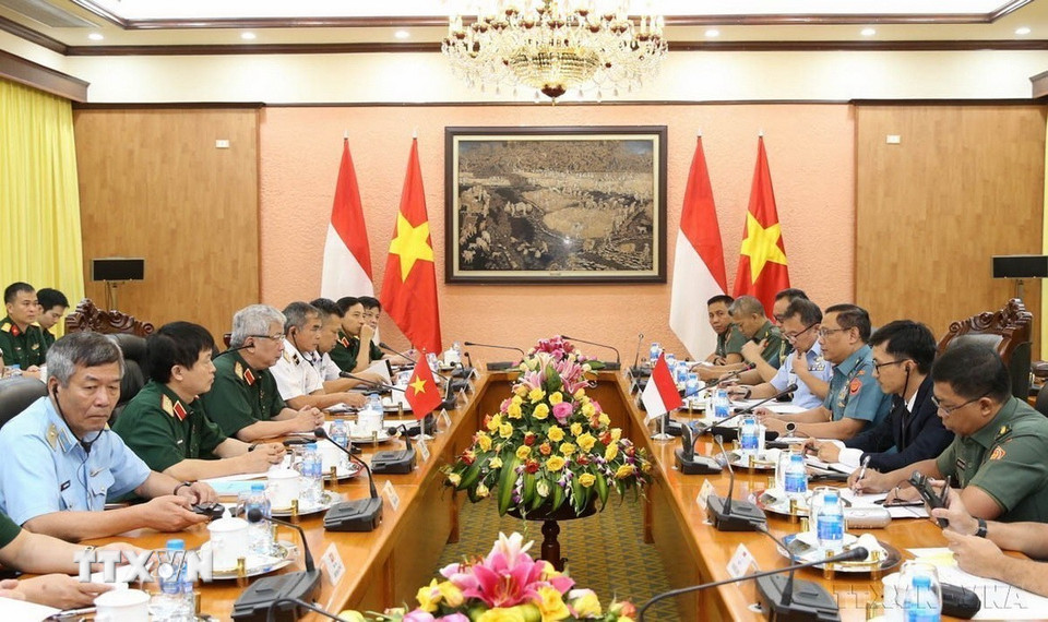 Thượng tướng Nguyễn Chí Vịnh, Thứ trưởng Bộ Quốc phòng và Phó đô đốc Agus Setiadji, Tổng Thư ký Bộ Quốc phòng Indonesia chủ trì Đối thoại Chính sách Quốc phòng Việt Nam-Indonesia lần thứ nhất (Hà Nội, 25/6/2019). (Ảnh: Dương Giang/TTXVN)