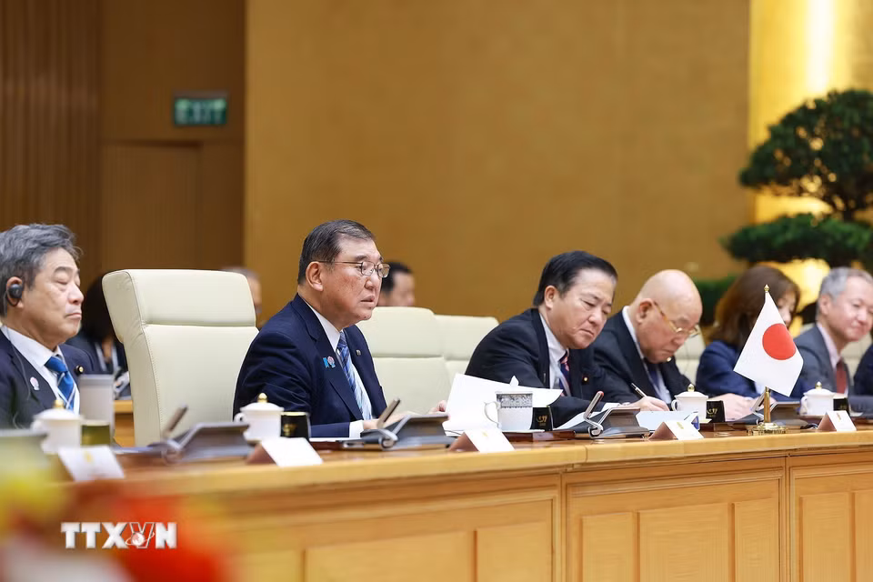 Thủ tướng Ishiba Shigeru và đoàn Nhật Bản tại cuộc hội đàm với Thủ tướng Phạm Minh Chính. (Ảnh: Dương Giang/TTXVN)