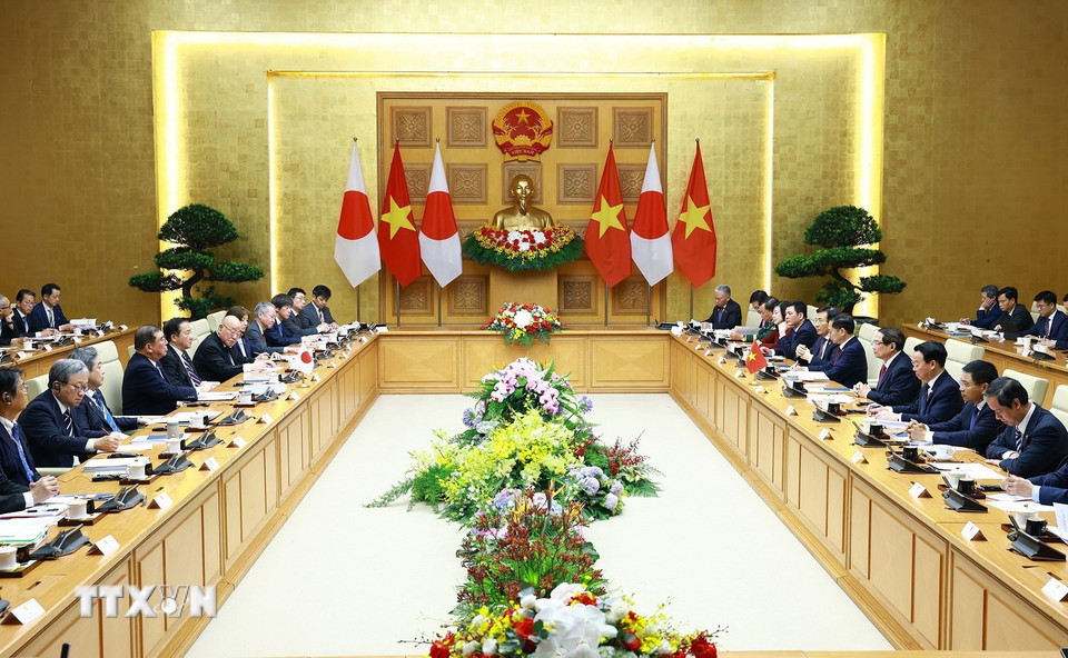 Thủ tướng Phạm Minh Chính hội đàm với Thủ tướng Nhật Bản Ishiba Shigeru. (Ảnh: Dương Giang/TTXVN)