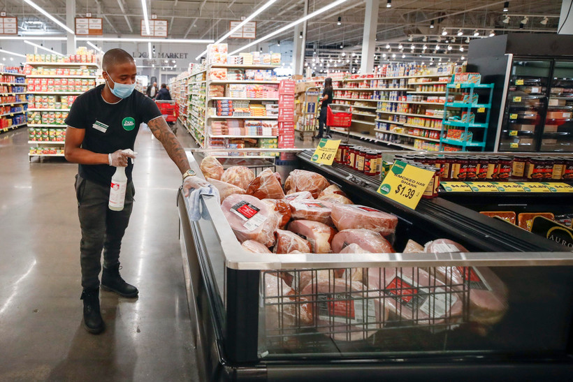 Thịt được bày bán trong cửa hàng tại Chicago, Illinois, Mỹ. (Ảnh: AFP/TTXVN)