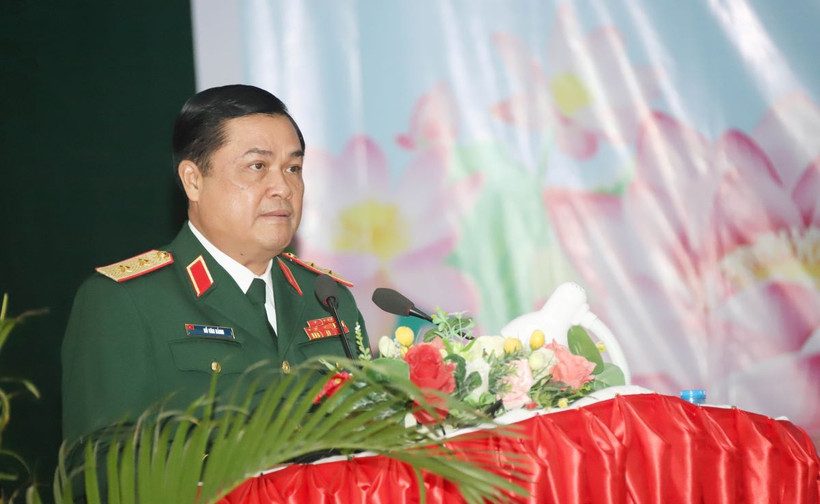 Trung tướng Đỗ Văn Bảnh, Chính ủy Học viện Quốc phòng Việt Nam, phát biểu tại buổi lễ. (Ảnh: Xuân Tú/TTXVN)